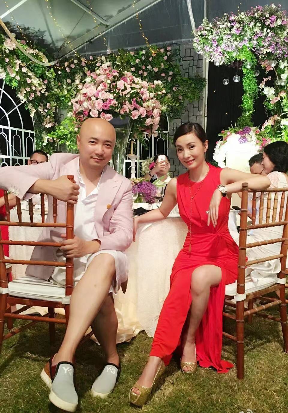徐峥陶虹被曝云南出游，两人恩爱依旧，陪伴才是最长情的告白