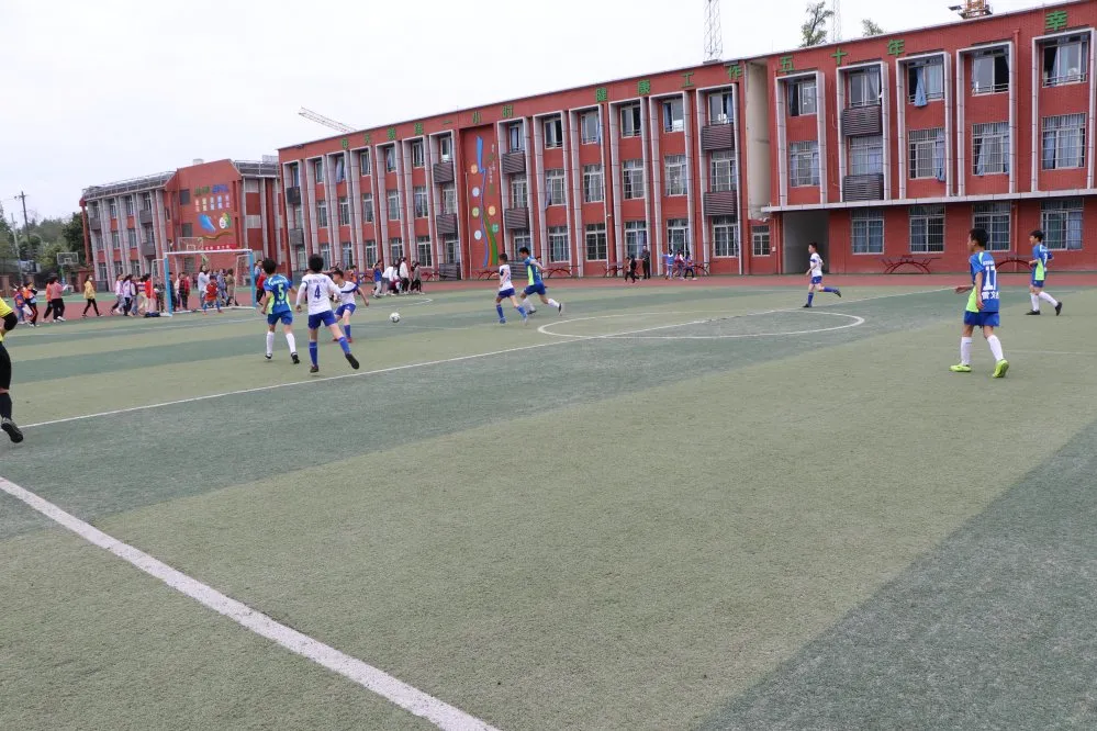 贺丨双流区彭镇小学足球队在区级足球联赛中提前锁定小组全部出线