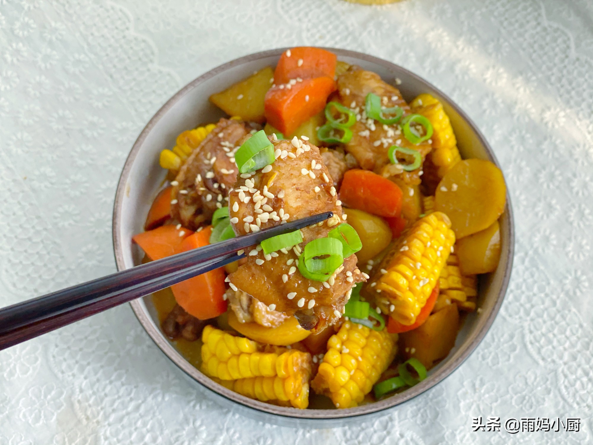 雞翅和土豆一起煲，越吃越香，富含滿滿膠原蛋白，好吃不會胖