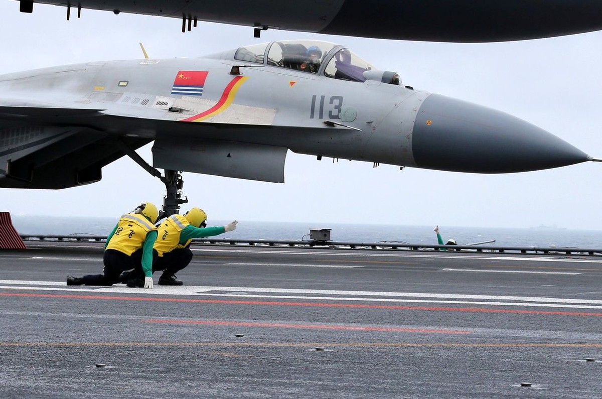 ��15ѵ������������͵������ƿա��ƺ������ߣ��й���ĸ����ʵ��˵��