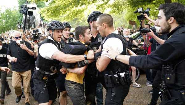 一名示威者被枪杀，美骚乱向全境蔓延，美媒：