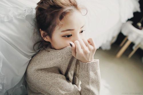 心里难受想哭的伤感句子，心酸无奈，让人红了眼眶图片