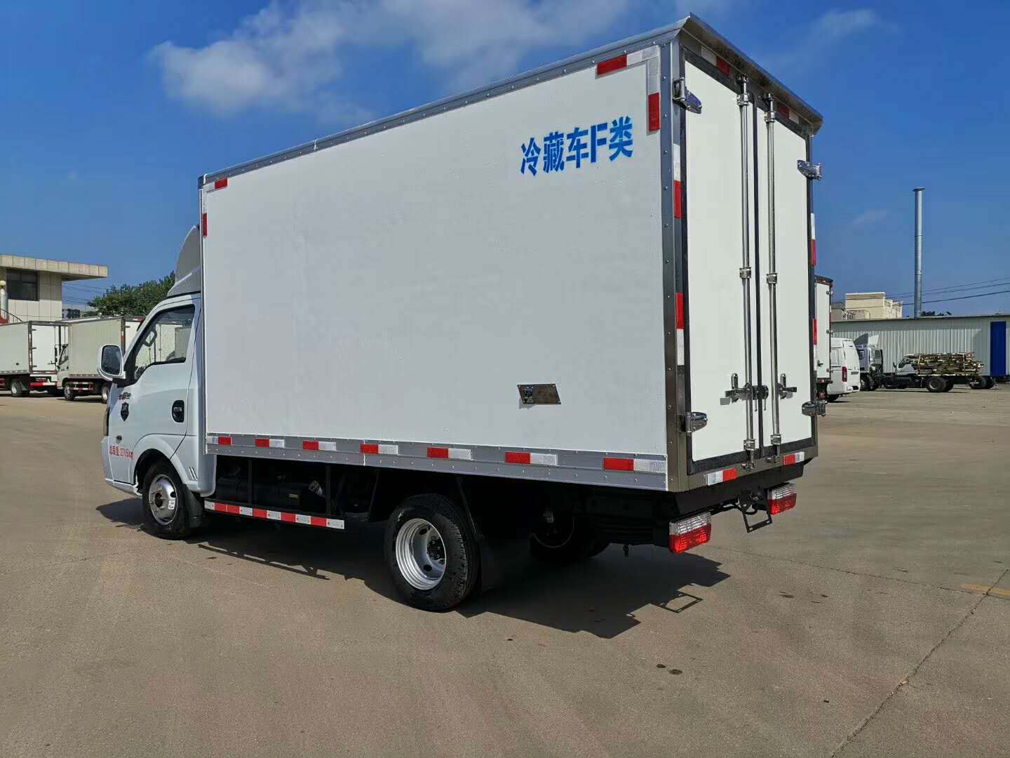 国六小型厢货冷藏车-东风途逸冷藏车价格