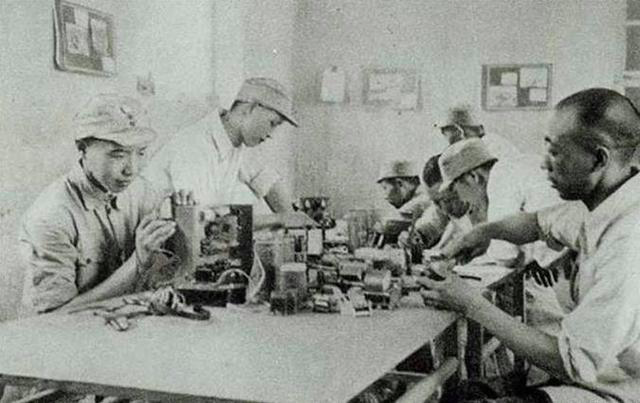 红军抓了一个俘虏，却成我军通信开山鼻祖，5