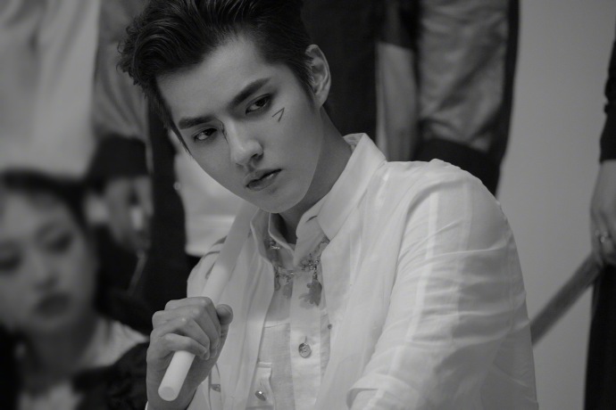 Who is Wu Yifan's mother Wu Yifan's mother is so rich Wu Yifan's mother  background - iMedia