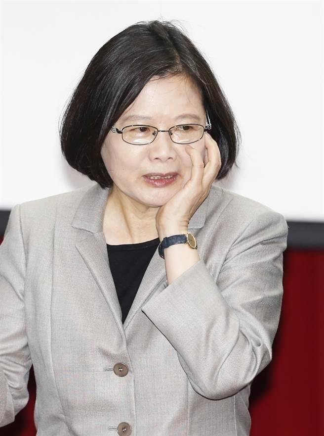 台灣荒誕事件簿：陳水扁要當�勵志導師�，蔡英文提拔完表姐再提拔表姐夫