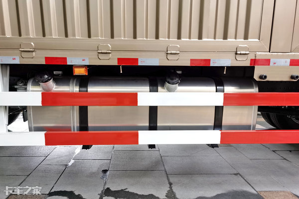 高顶双卧+600L大油箱，福田奥铃大黄蜂home版载货