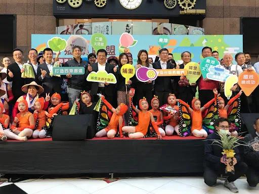 台灣本土疫情風波，凸顯跨年節慶活動舉辦與否的政治娛樂化問題