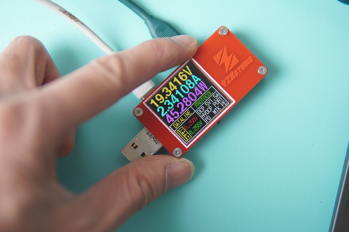 出门，一个充电器就够了——米物甄妙65W氮化镓充电器