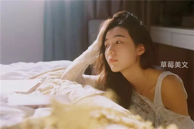 一个人发呆的说说短语 静静的放空自己的句子图片