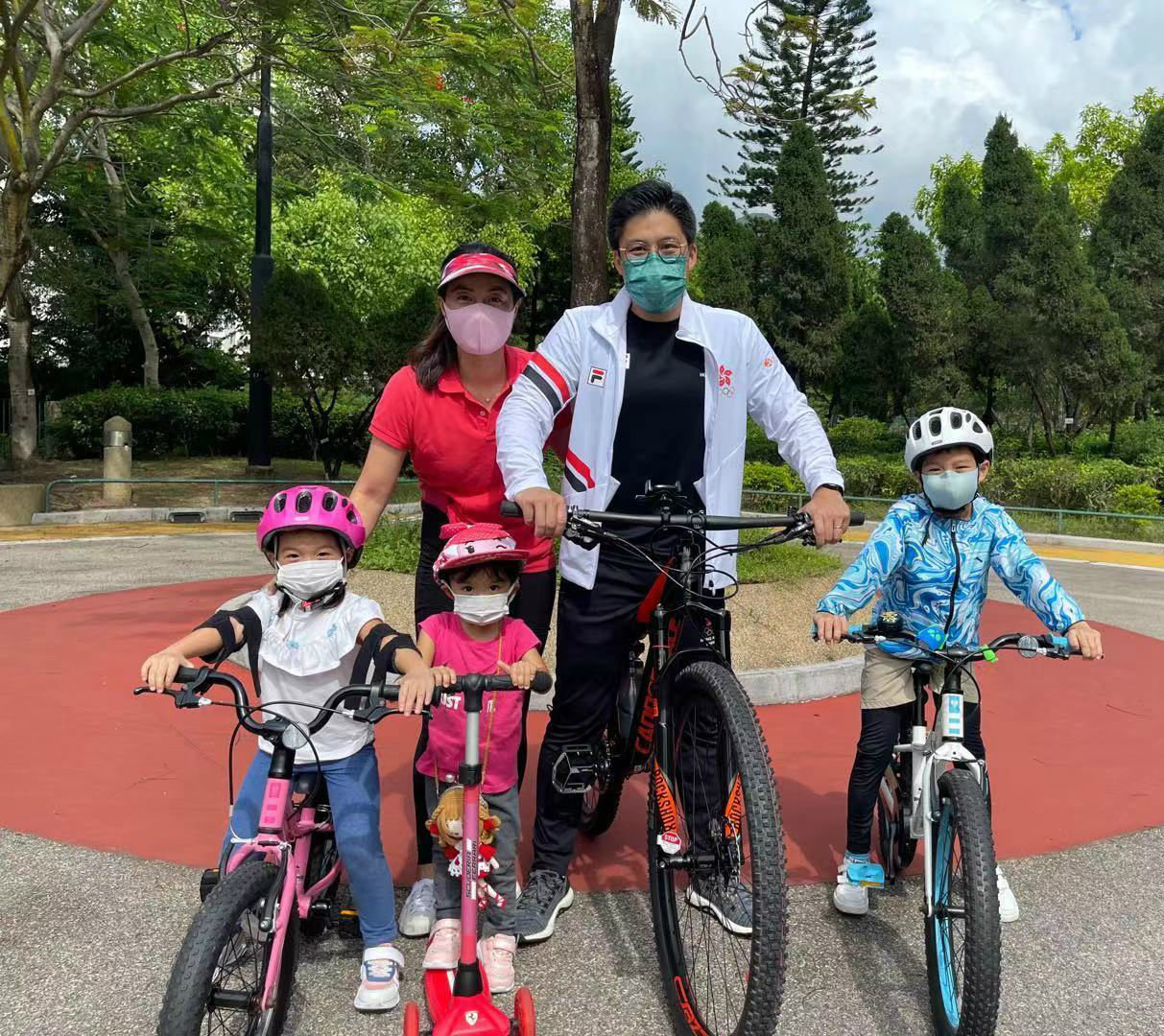 奥运二代：拳王儿子打马球，田亮女儿打网球，刘国梁女儿超过父亲