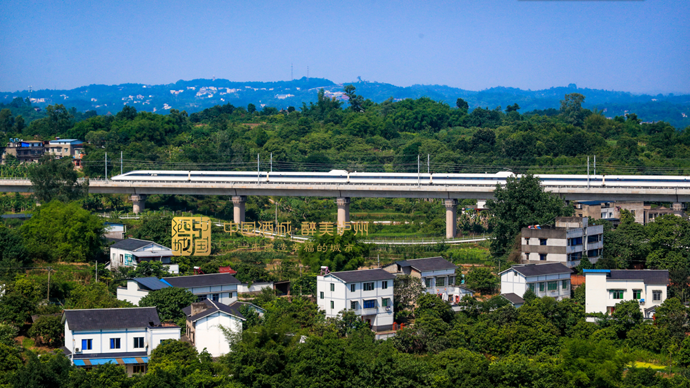 泸州高铁站最新内部图来了，装修进入尾声