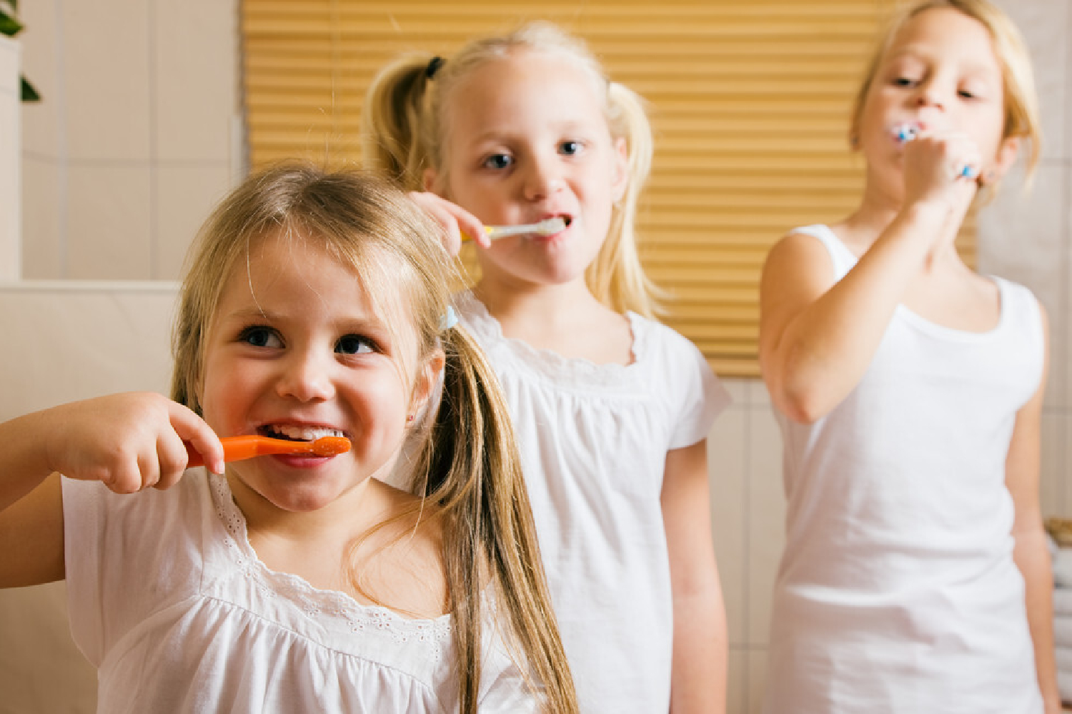 孩子几岁之前需要家长帮忙刷牙？应该怎么刷?刷几次？ - 知乎