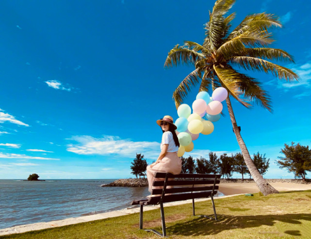 吳尊一家四口旅遊慶生，與老婆海邊擁吻甜如熱戀，浪漫幸福溢出屏