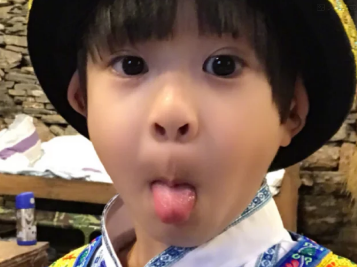 有種“基因”叫吳尊兒子，堪稱星二代顏值天花板，網友：未來可期