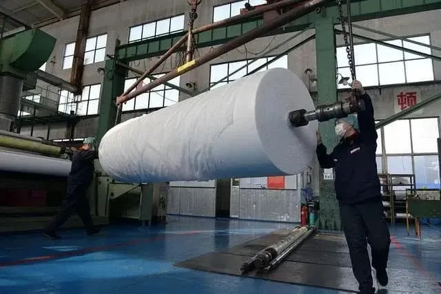 熔喷布掀起淘金热：投资50万4天就回本，有人月