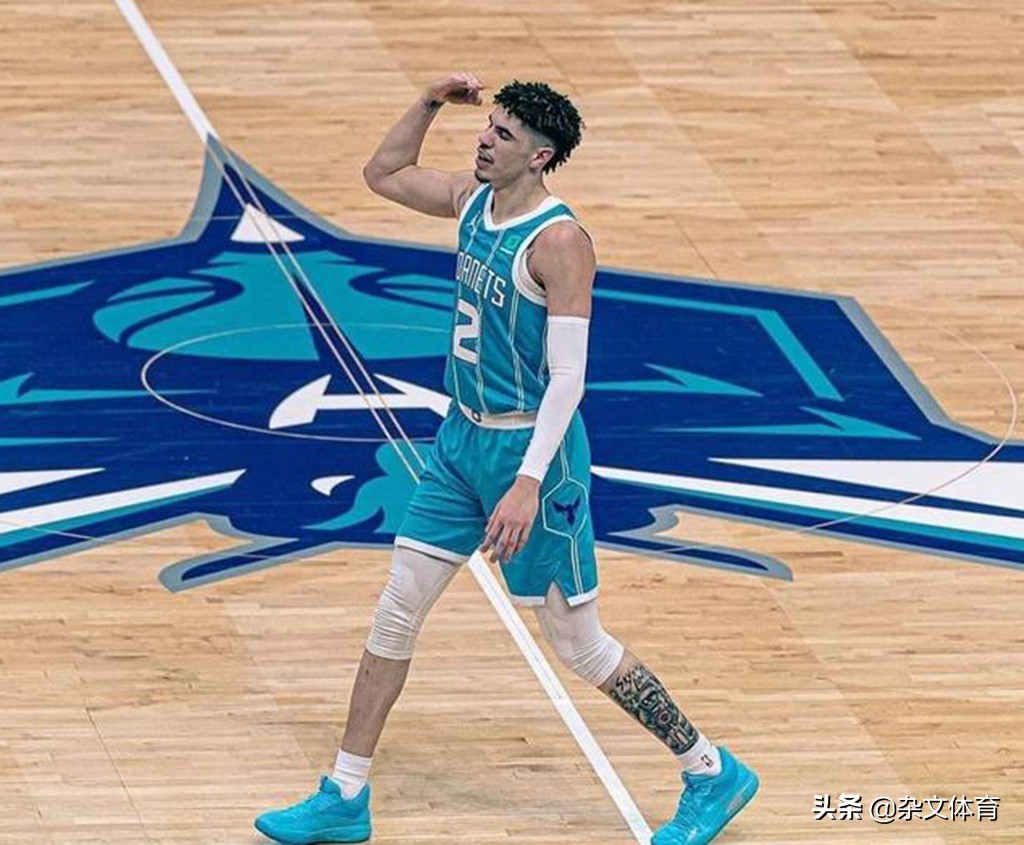 年龄不是问题！三球在NBA开启姐弟恋模式，自信自己超越保罗
