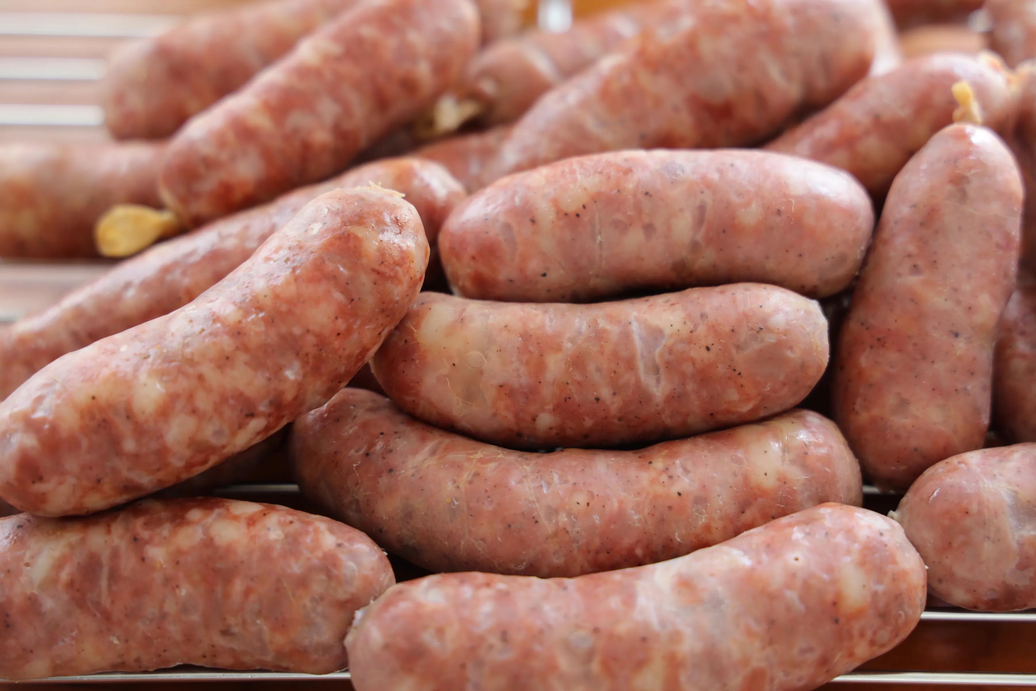 自制脆皮肠，纯肉馅儿吃起来太过瘾了，在家做无添加才健康