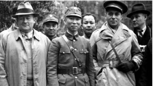 Ѧ��׼ȷ�жϳ��Ҿ���½ʱ��͵ص㣬Ϊ�λ��Ƕ��˺��ϵ�