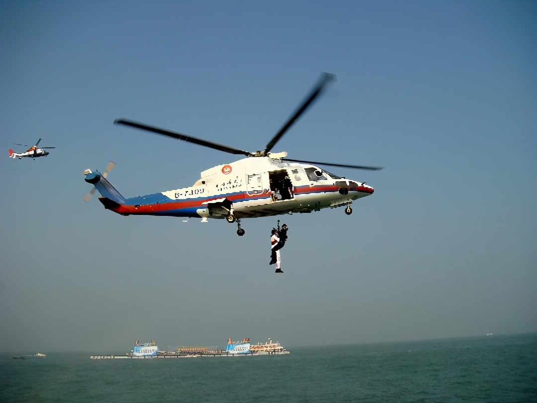水域救援直升机，海上救助作用大