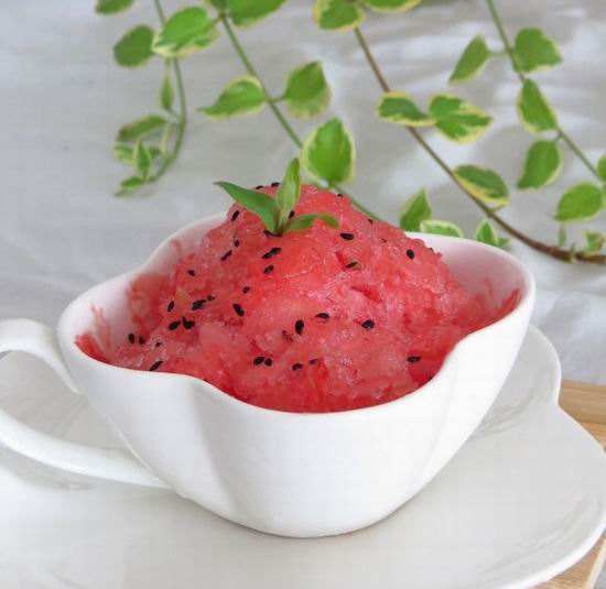 夏天吃什么最解暑？吃什么消暑又不上火？试试自己做这八种食物