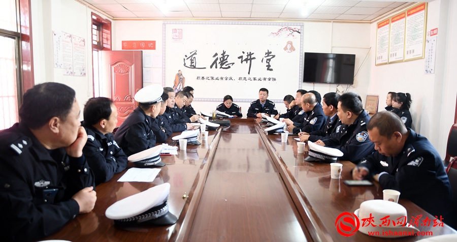 渭南市“一盔一带”再推进暨“美丽乡村行”交通安全巡回宣传活动启动仪式在华阴举行