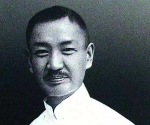 蒋纬国一生结2次婚，后妻年轻漂亮，却难忘前妻