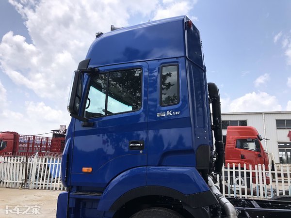 比8X4车型多拉1.2吨货，江淮格尔发K5W 8X2载货车拉