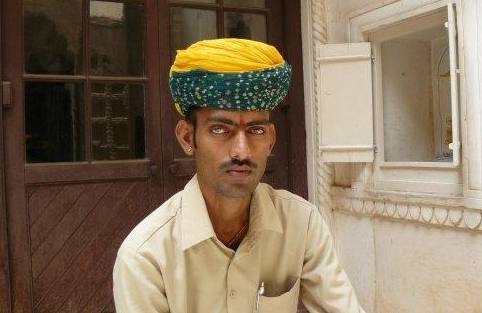 印度人疑惑：洋垃圾渾身都是寶貝，為何中國人卻半點不要？