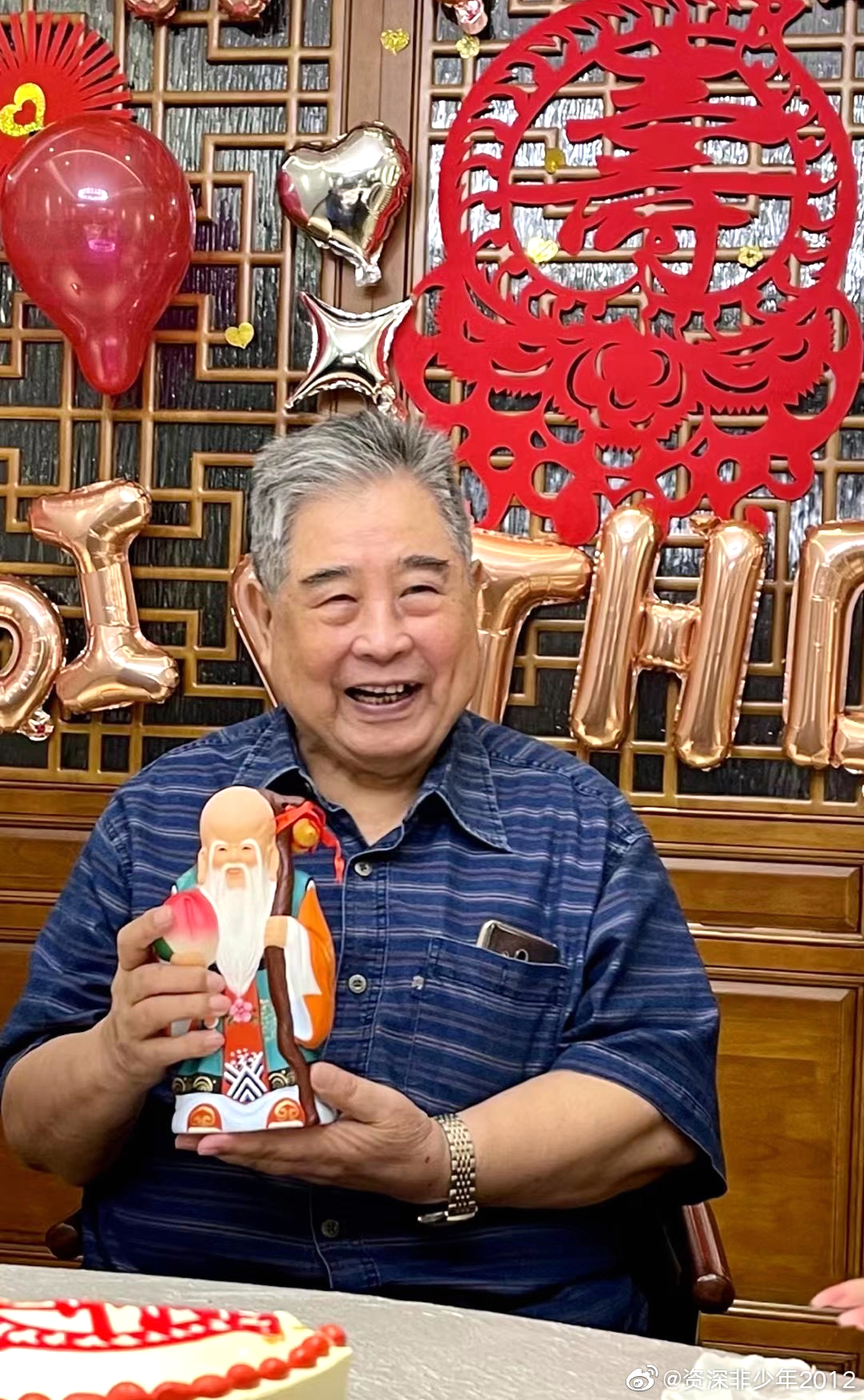 88岁电影艺术家张良生日照曝光，夫妻都80多岁，堪称“神仙眷侣”