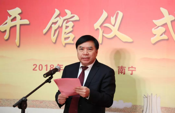 独家：一女士被人持身份证复印件办银行卡 结果