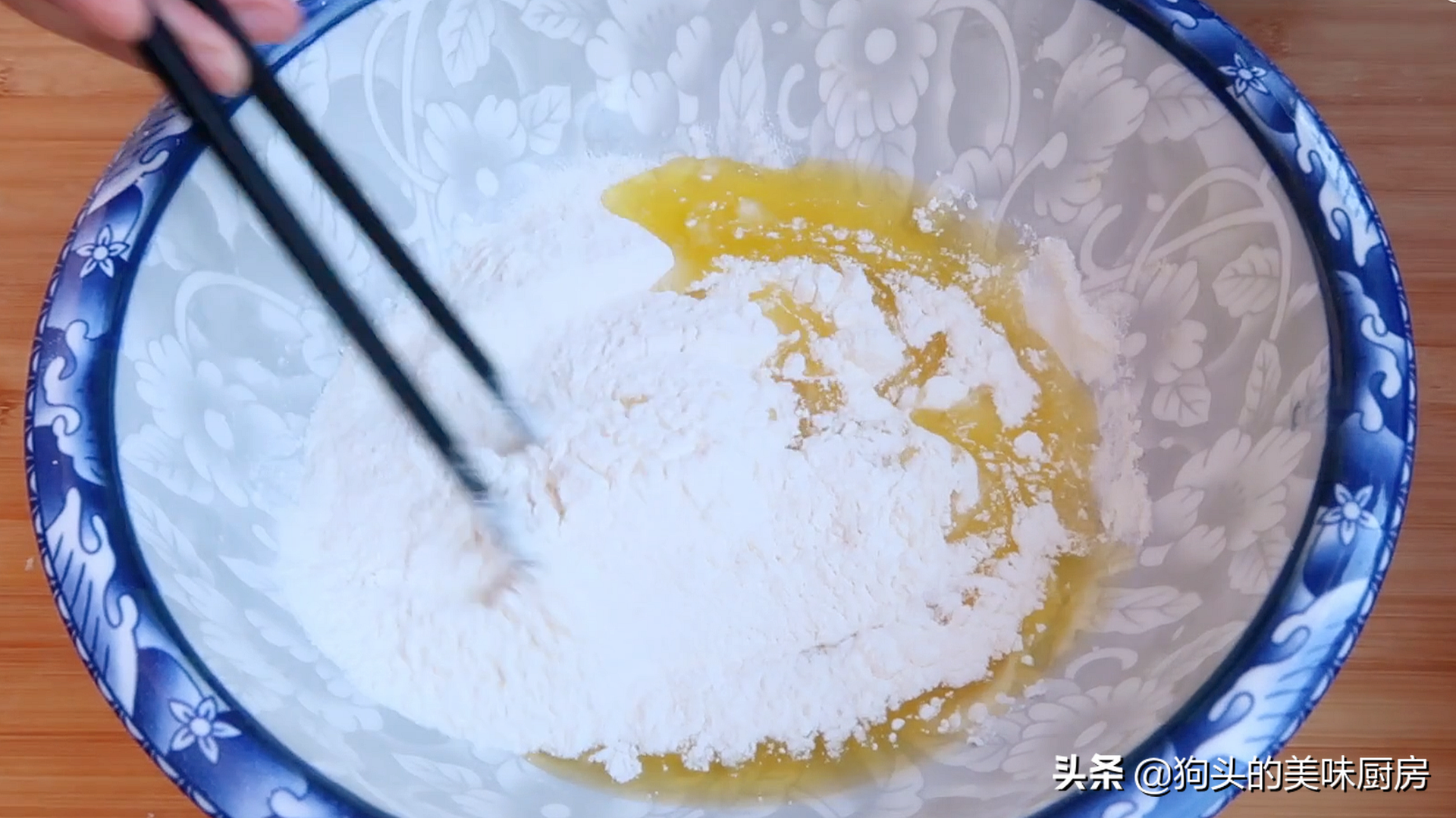 想吃酥餅不用排隊，教你在家做，不用烤箱，有鍋就行，個個酥掉渣