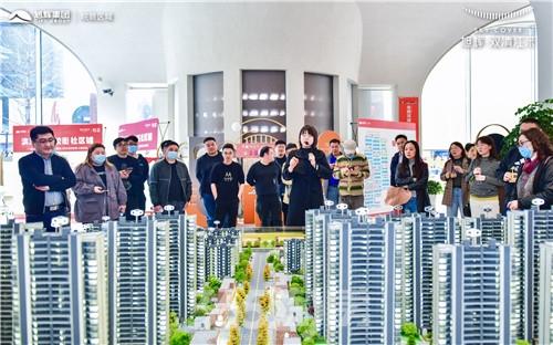 匠心旭辉，见证之旅 | 2021年阜阳媒体共鉴旭辉品牌魅力