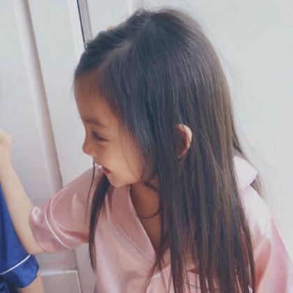 情侣头像小孩一人一张，呆萌一男一女高清