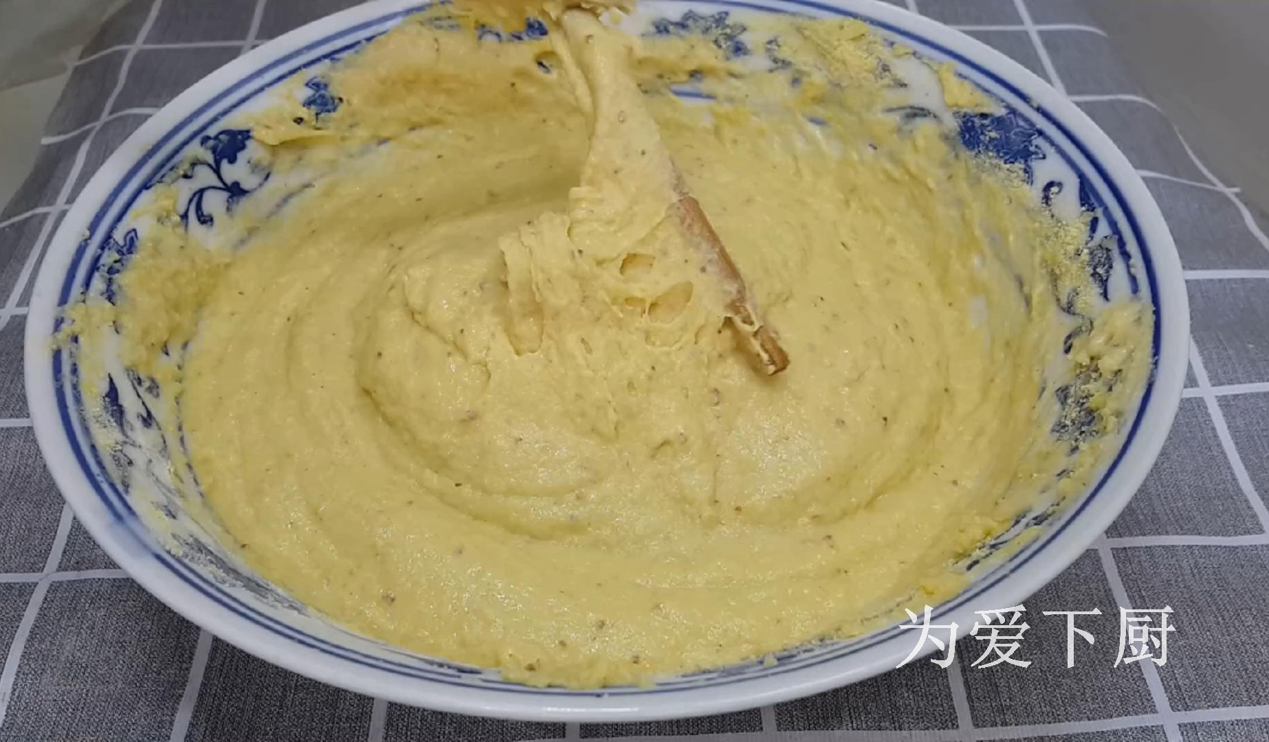 發糕別直接蒸著吃了，加2個蘋果，鬆軟香甜，保證孩子愛吃不挑食