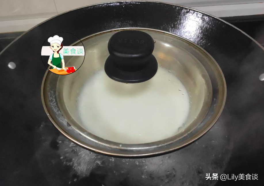 想吃月饼不用去买了，自己做不用烤箱、低糖低油不腻，吃过还想吃