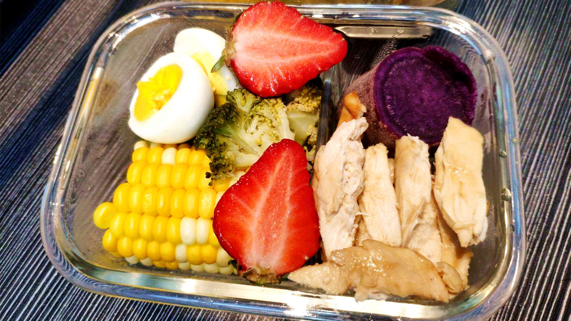 厨房秤也玩黑科技，除了称重，还能分析热量和营养成分