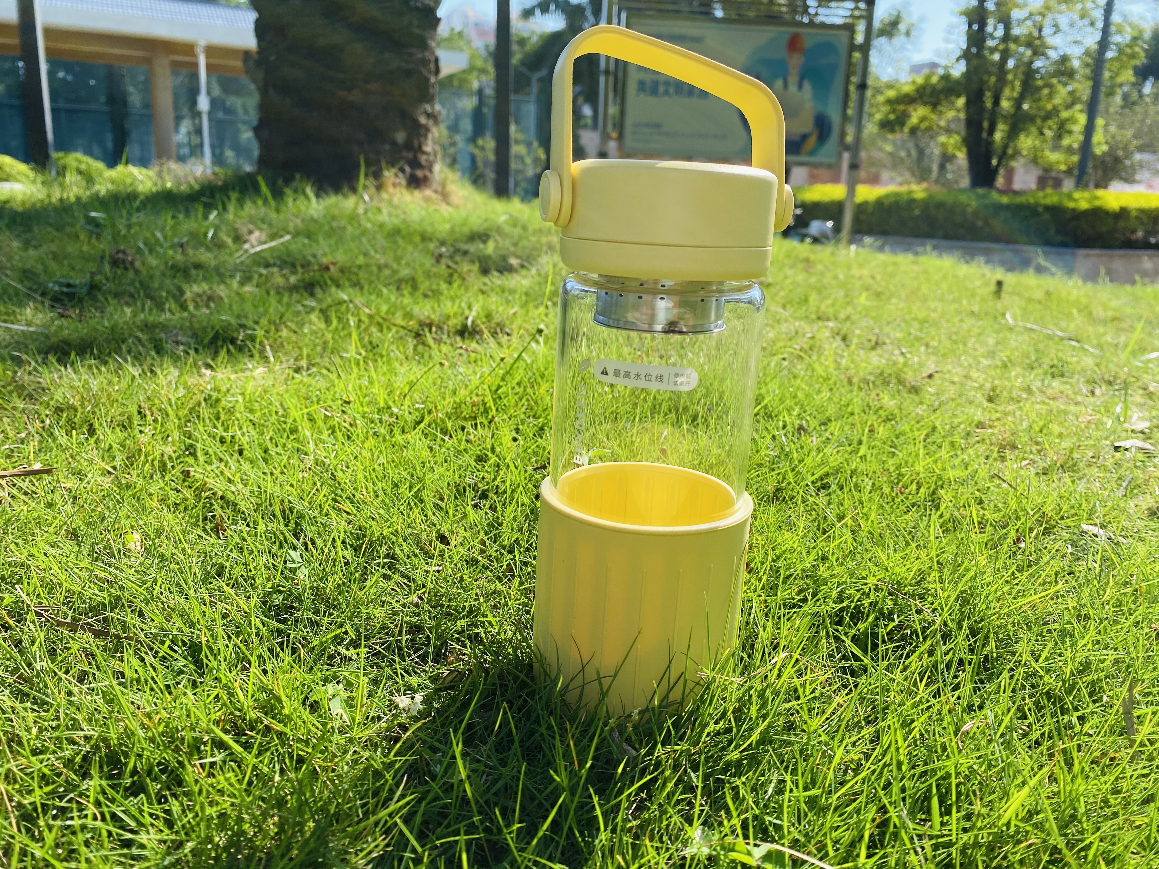 北鼎泡茶随手杯体验：一倒一立，茶水分离，懒人必备