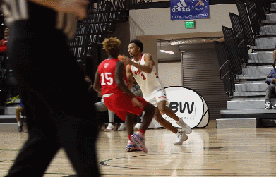 曾砍77分的状元热门米奇：身高年纪相仿，能力高