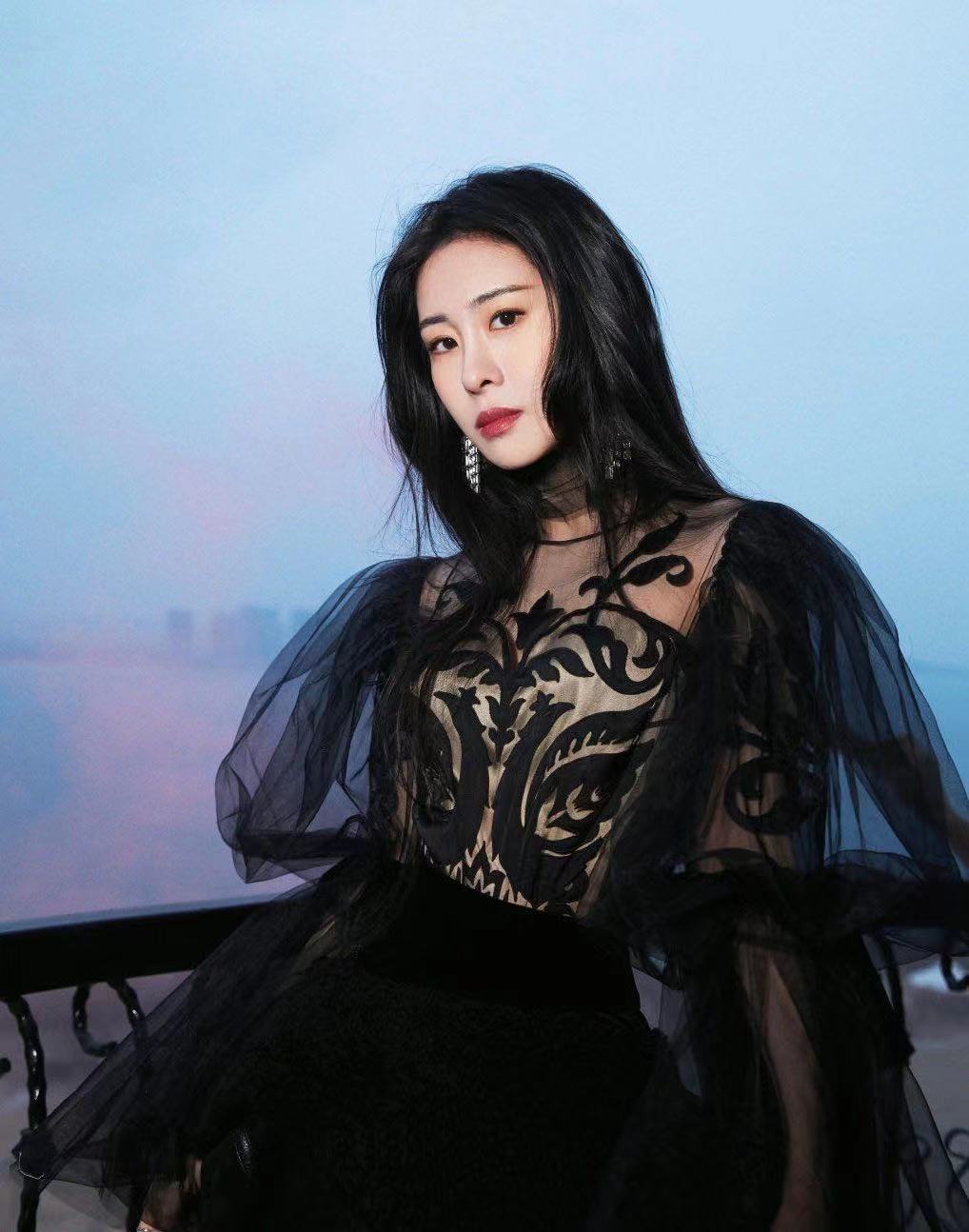 碧晨|华晨宇张碧晨没在一起！两人将在无婚姻状况下抚养女儿 一起成长