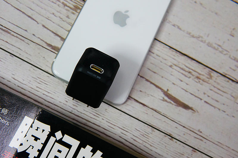 微缩体积，大有能量：AOHI 30W微型大功率充电器体验