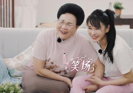 與前夫戀愛14年結(jié)婚，與現(xiàn)任約會(huì)兩次談結(jié)婚，伊能靜為何嫁給秦昊