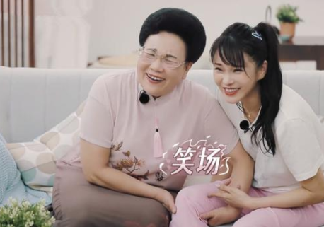 與前夫戀愛14年結(jié)婚，與現(xiàn)任約會兩次談結(jié)婚，伊能靜為何嫁給秦昊