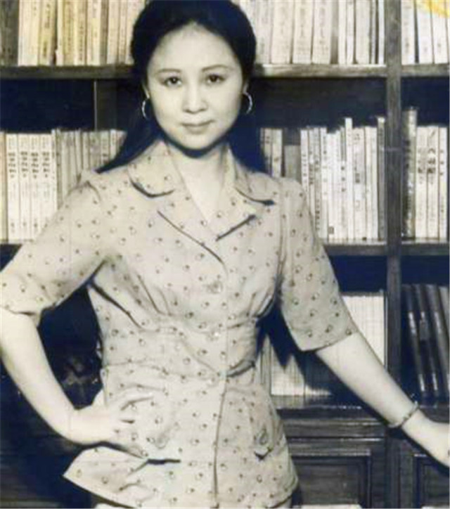 亦舒眼中的美人，李嘉欣获8字评价，利智潘虹意