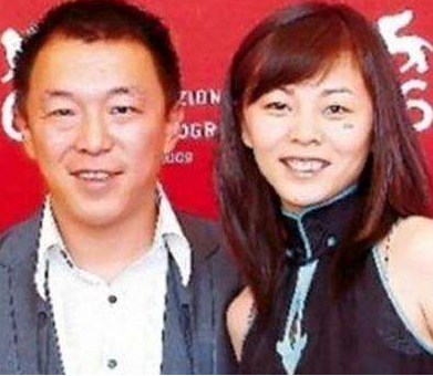 黄渤“隐藏”13年妻子，终于浮出水面，网友：难
