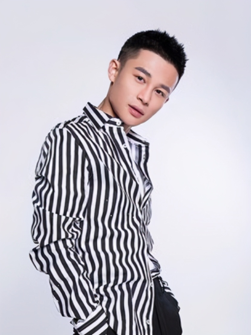 半阳《我的将军啊》《一曲相思》登台央视献唱成名曲