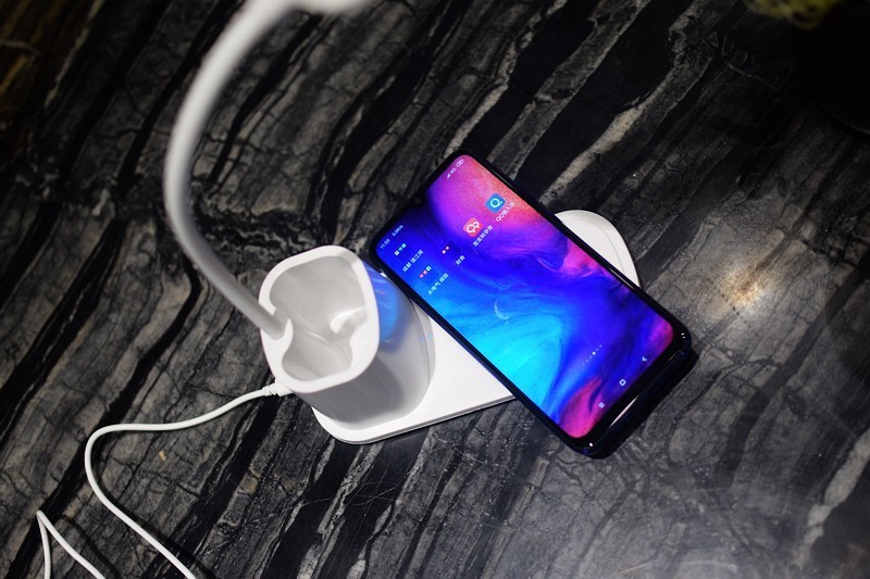 台灯/无线充电座/笔筒 FSL小易多功能无线充电台灯