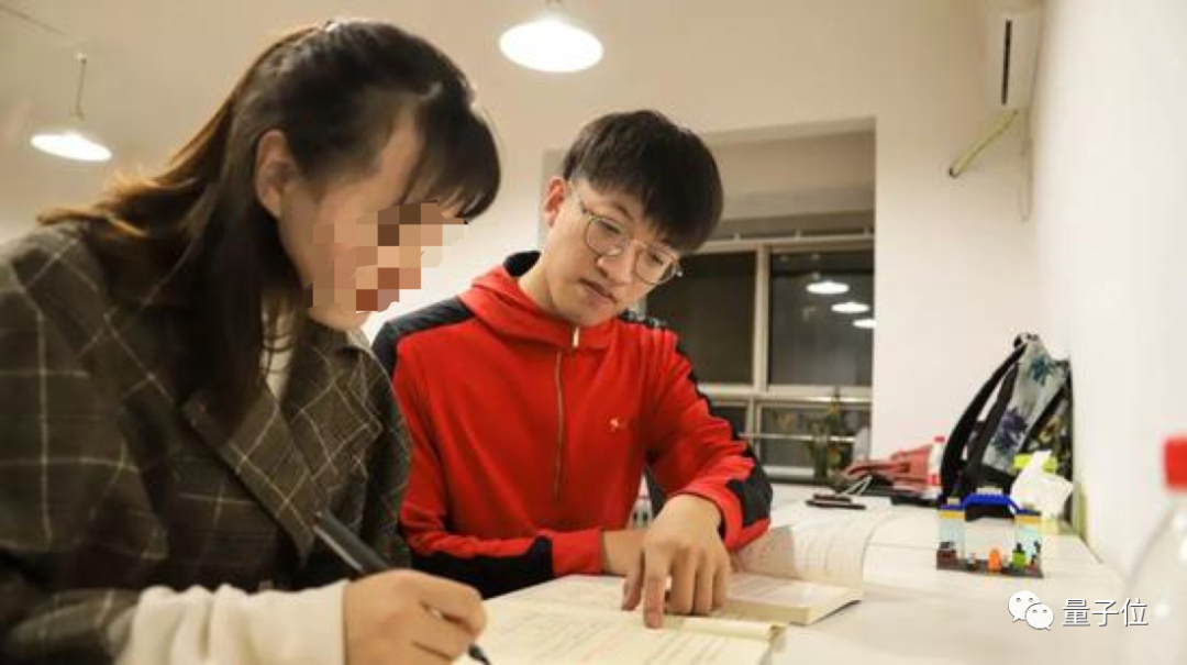 12门课100分直博清华！这份成绩单冲上热搜，但学霸也曾考过25分