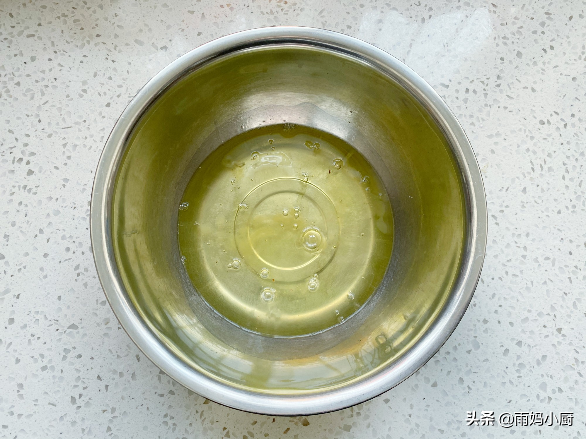 過年，想吃蛋糕自己做，1次成功不回縮不開裂，鬆軟美味又健康