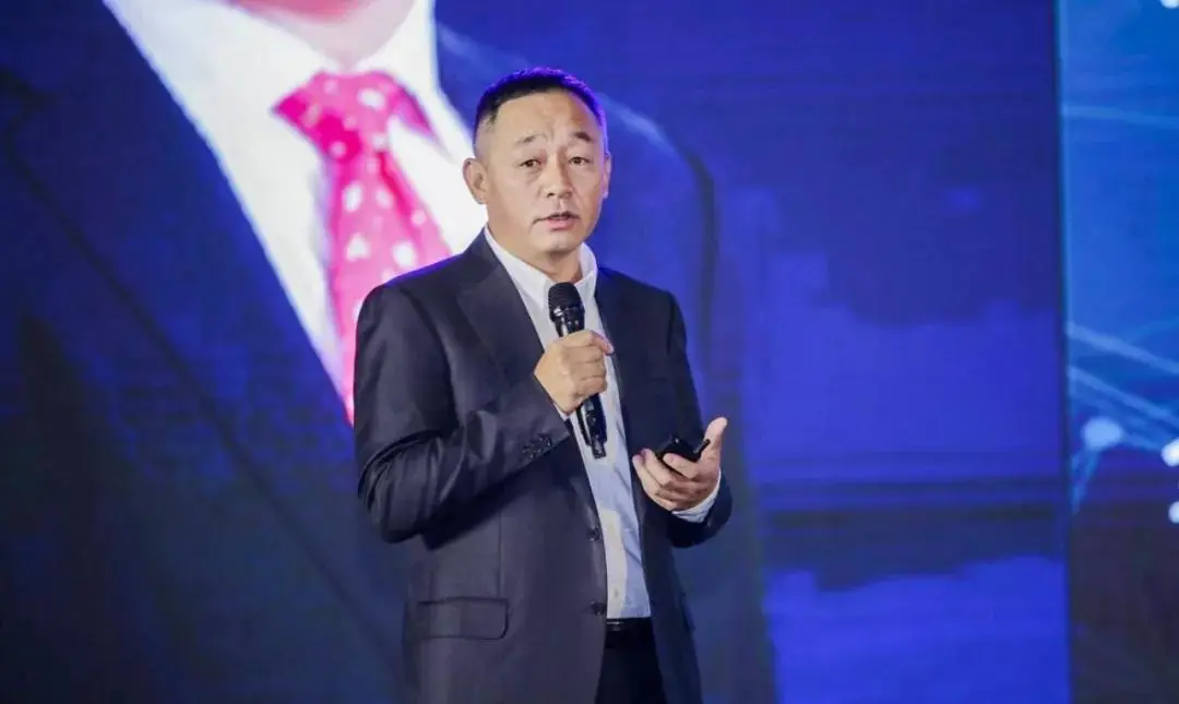 肖风：区块链最终目标不是为“去中心”，而是